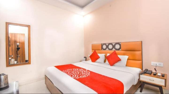 Hotel Roma Deluxe - New Delhi Railway Station Exteriér fotografie
