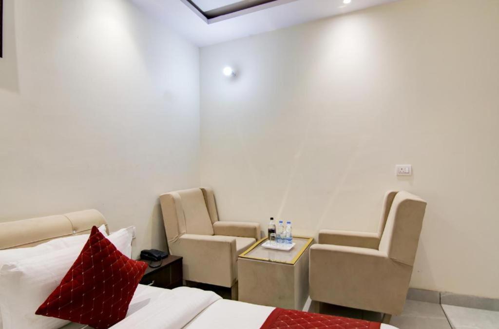 Hotel Roma Deluxe - New Delhi Railway Station Exteriér fotografie